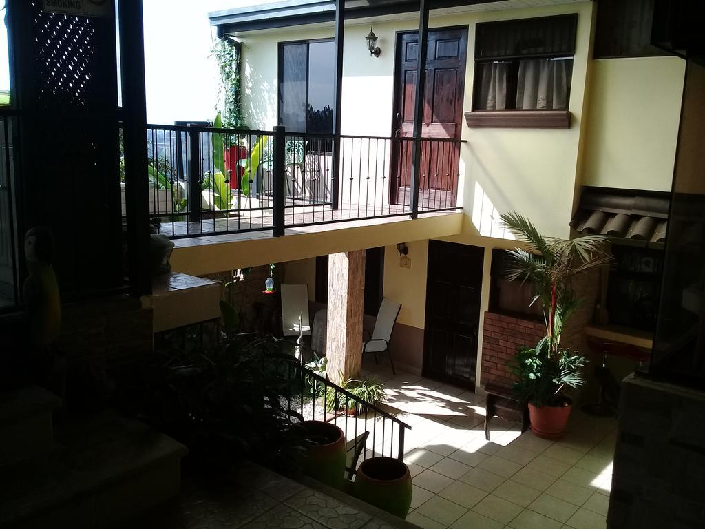 Rancha Azul Inn 阿拉胡埃拉 外观 照片