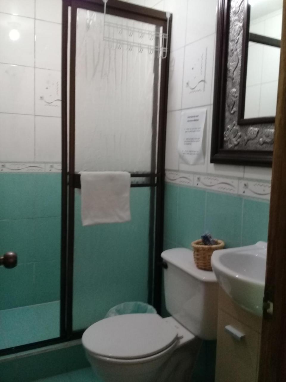 Rancha Azul Inn 阿拉胡埃拉 外观 照片