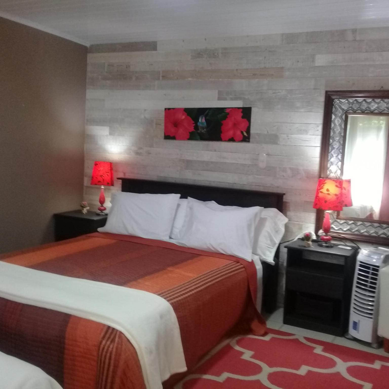 Rancha Azul Inn 阿拉胡埃拉 外观 照片